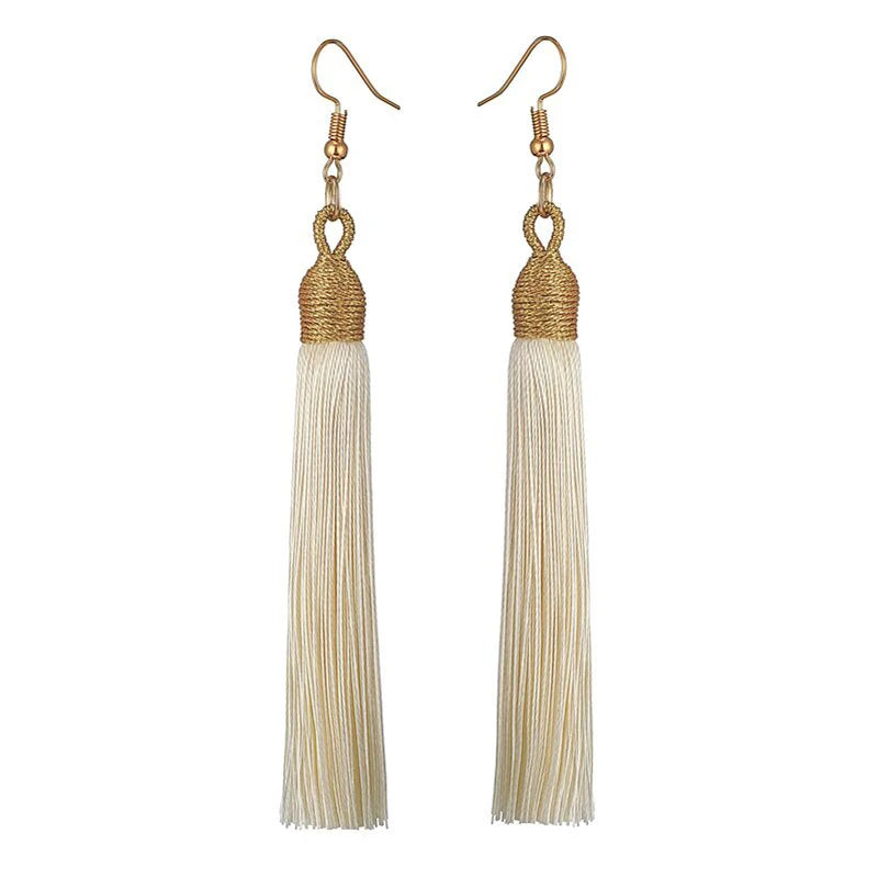 Aura Boho-Chic: Orecchini a Cascata con Frange Silk