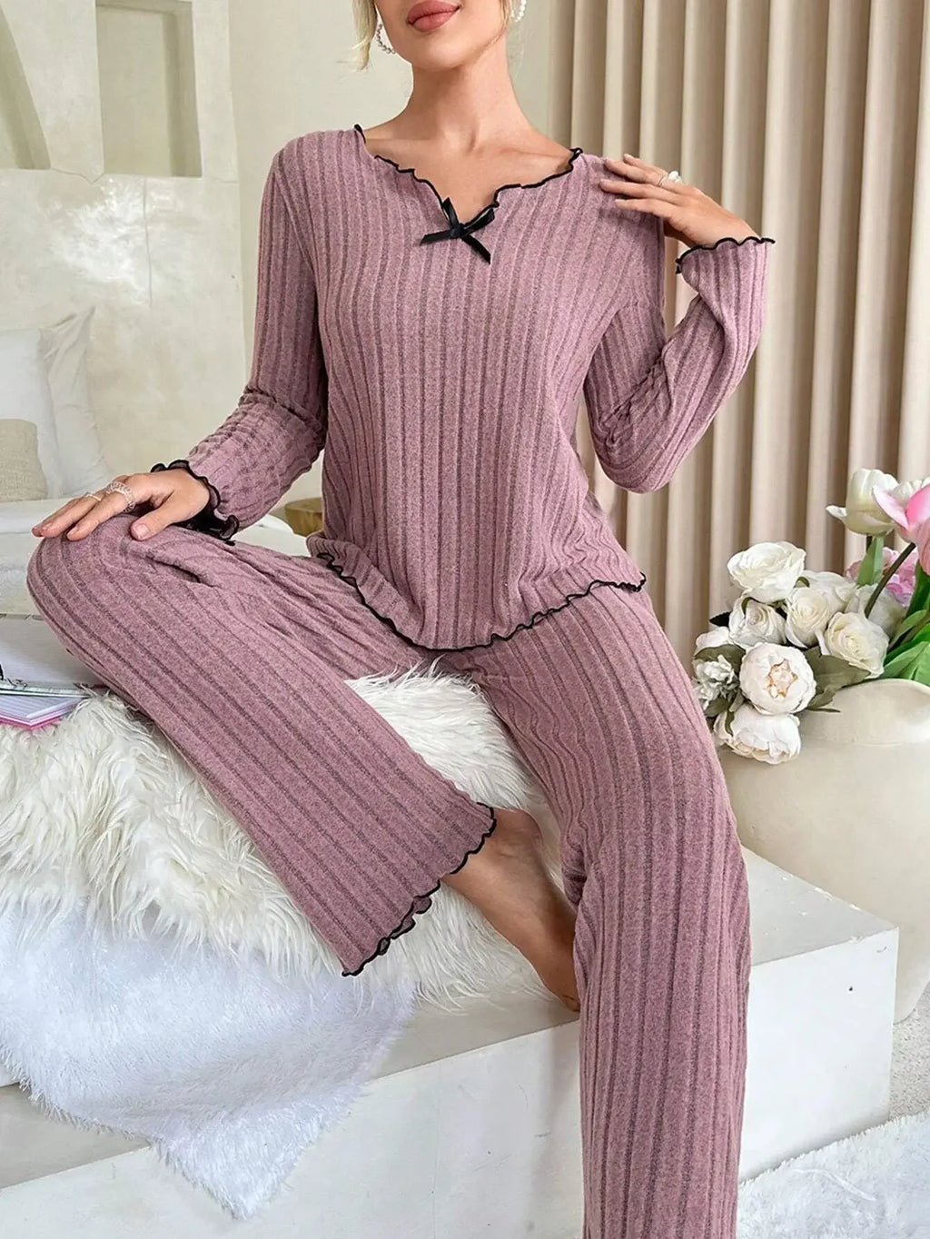Moonlight Kiss Pyjamas – Warmth with a Delicate Charm